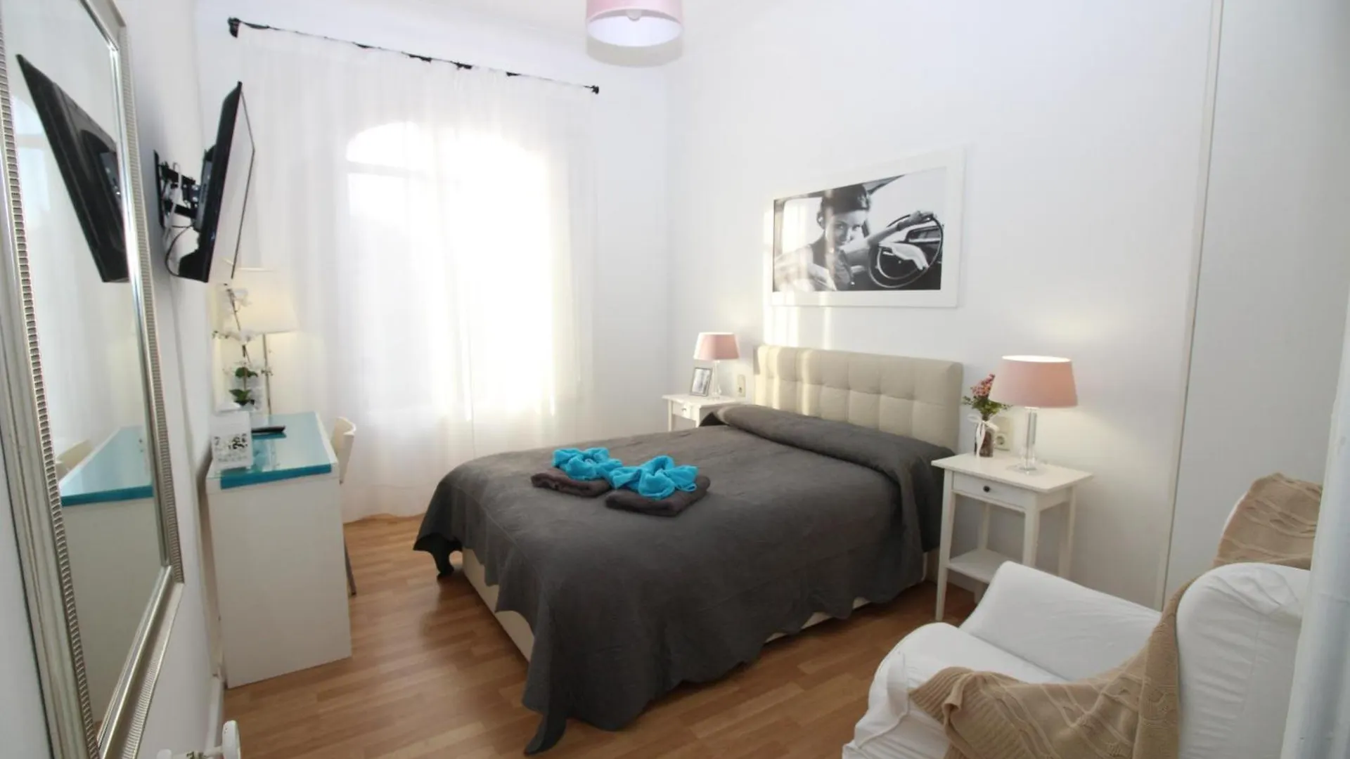 Rooms Tetu Barcelona Bed & Breakfast