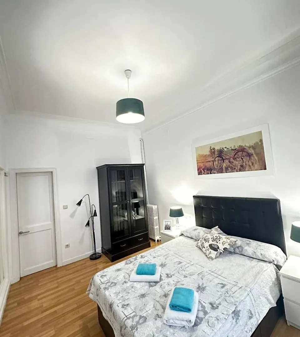 Rooms Tetu Barcelona 0*,  Spanien