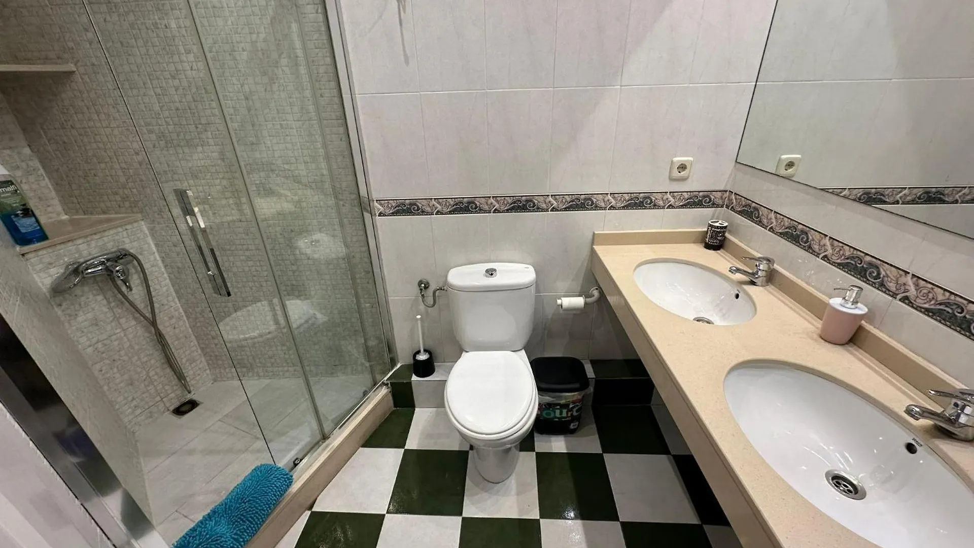 Rooms Tetu Barcelona Spanien
