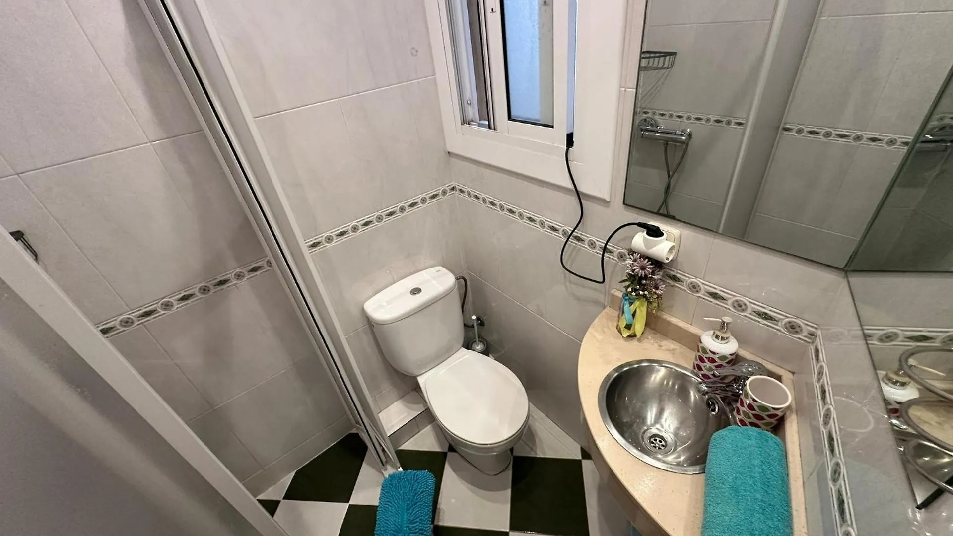 Bed & Breakfast Rooms Tetu Barcelona Spanien